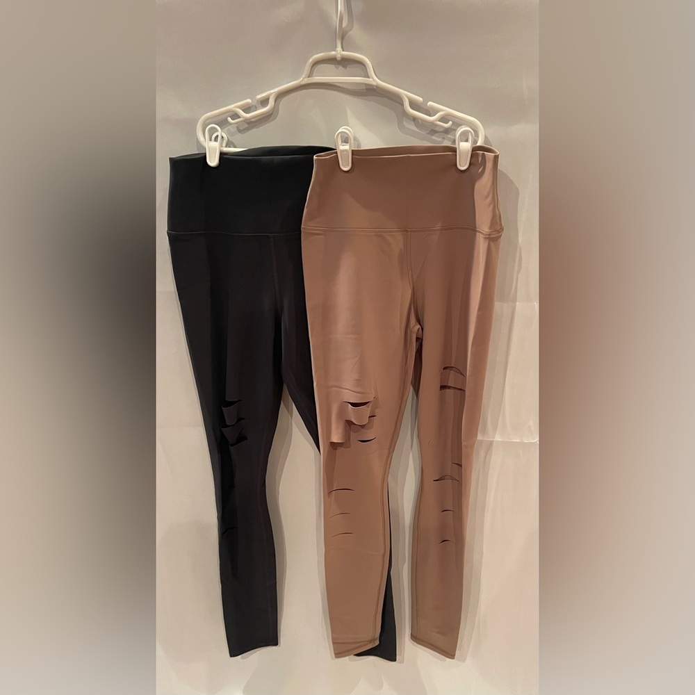 ALO Yoga (2 Pairs) High Waist Warrior Leggings in Eclipse and Gravel Size S - Picture 2 of 5